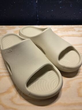 CROCS Mellow Recovery Slide - Bone White (Size 12)
